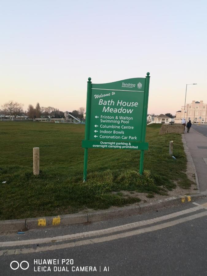Lovely 2-Bed Caravan In Walton On The Naze 外观 照片