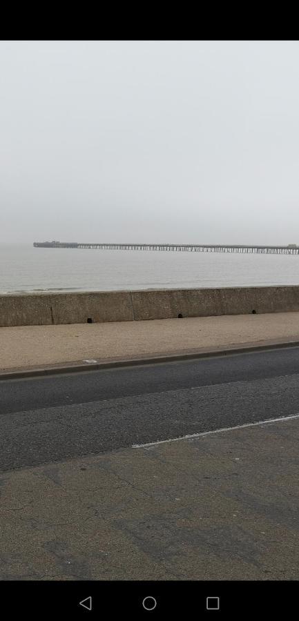 Lovely 2-Bed Caravan In Walton On The Naze 外观 照片