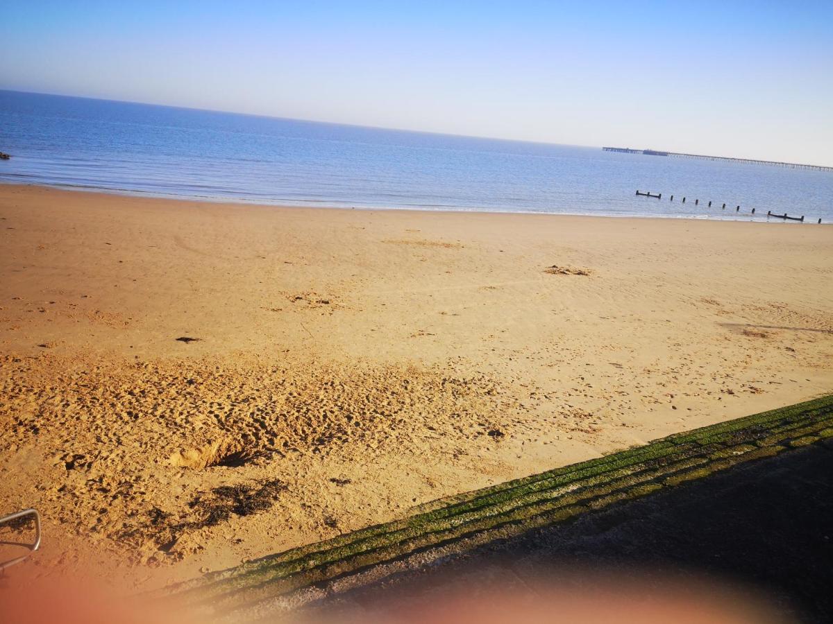 Lovely 2-Bed Caravan In Walton On The Naze 外观 照片